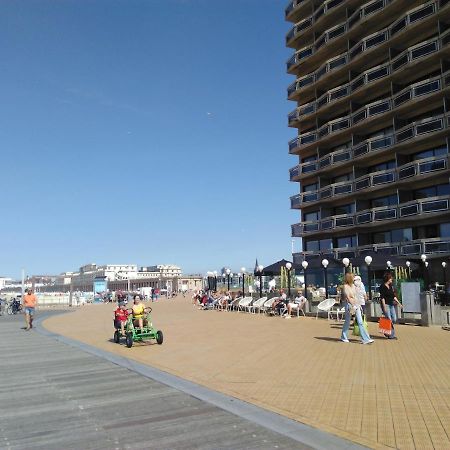 Residentie Aldis Met Zeezicht Apartment Oostende Ngoại thất bức ảnh