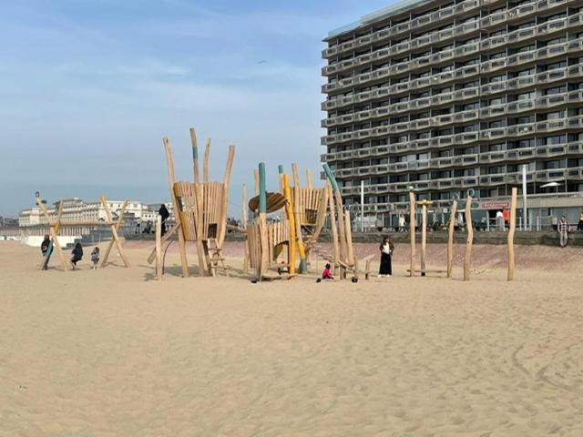 Residentie Aldis Met Zeezicht Apartment Oostende Ngoại thất bức ảnh